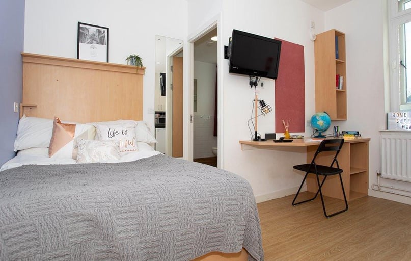 Cowgate, Old Town, Edinburgh - Image 1